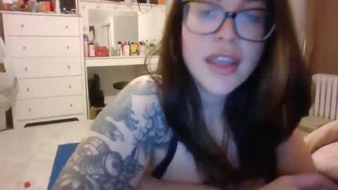 autumnb712 online show from 8, 2, 2025