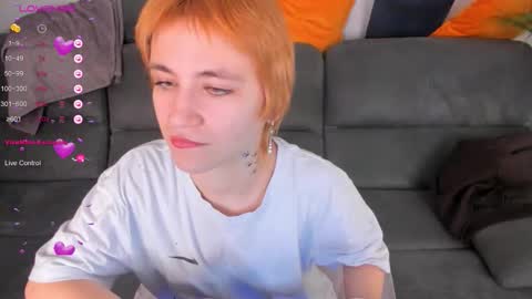 Snapshot of autumnwhisper_ chatting on 4, 3, 2026 Alice online show from 4, 3, 2026