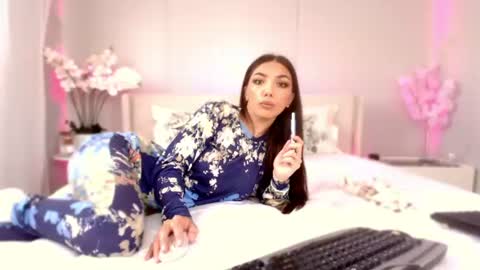 avaaaddamss online show from 13, 7, 2026