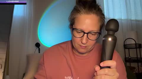 Snapshot of avabradley chatting on 4, 6, 2026 Ava . Support my channel by using my affiliate link to make your account Thanks online show from 4, 6, 2026
