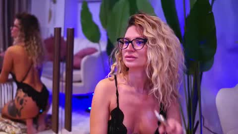 Ava online show from 17, 10, 2025