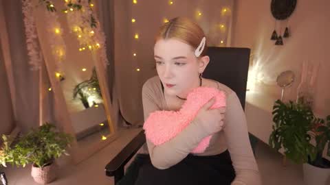  Ava  online show from 1, 10, 2025