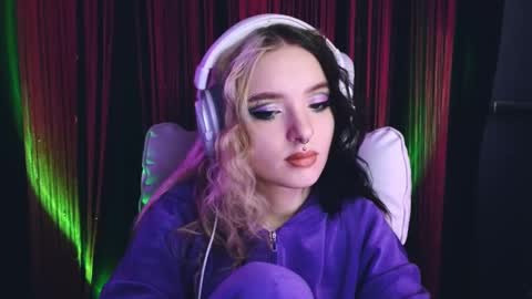 Snapshot of avi_nile chatting on 7, 3, 2025 Avriel online show from 7, 3, 2025