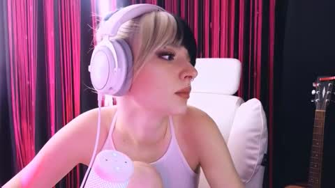 Avriel online show from 1, 2, 2026