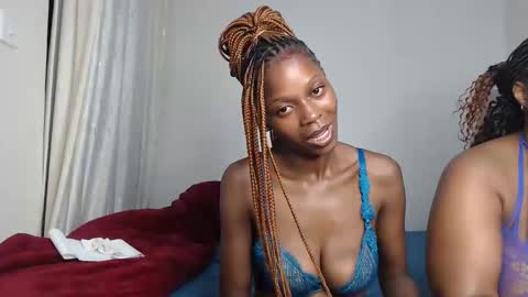 Snapshot of avian_babe chatting on 30, 11, 2025 Avian online show from 30, 11, 2025