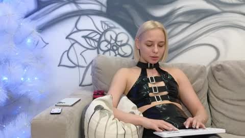 Snapshot of avr0ra chatting on 26, 12, 2024 Goddess Avrora online show from 26, 12, 2024