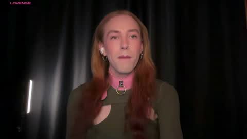 avril_pearly_ online show from 24, 6, 2026