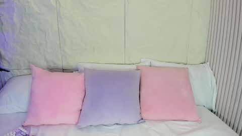 Avy  online show from 25, 11, 2025