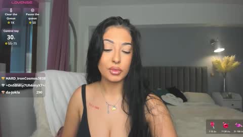 Snapshot of awesome_jolie chatting on 8, 11, 2025 Jolie online show from 8, 11, 2025