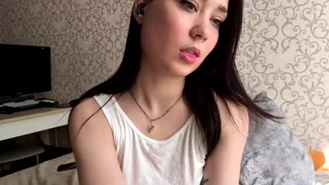 Snapshot of awneedcheer chatting on 20, 5, 2026 Bella online show from 20, 5, 2026