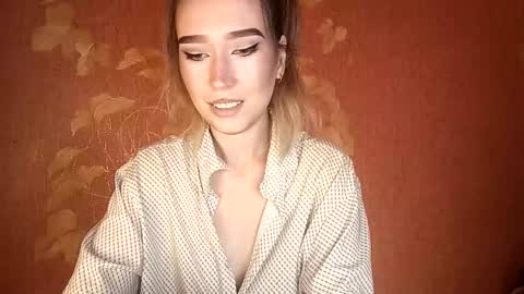 Snapshot of awora_wolf chatting on 20, 9, 2025 Awora Wolf online show from 20, 9, 2025