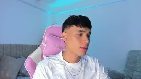 Snapshot of axel_cody_ chatting on 6, 7, 2026 AXEL online show from 6, 7, 2026