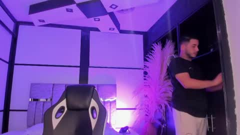 axel_grey_ online show from 7, 6, 2026