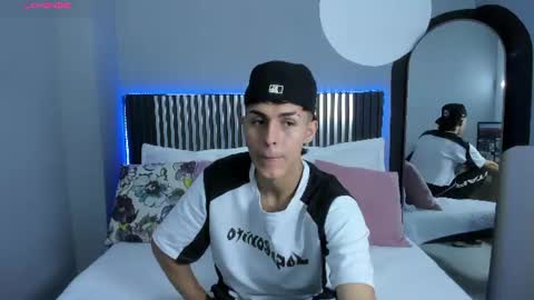 Snapshot of axel_mendoza_ chatting on 8, 7, 2026 A X E L online show from 8, 7, 2026
