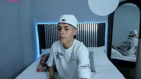 Snapshot of axel_mendoza_ chatting on 18, 7, 2026 A X E L online show from 18, 7, 2026