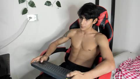 axel_rosse2 online show from 24, 11, 2025