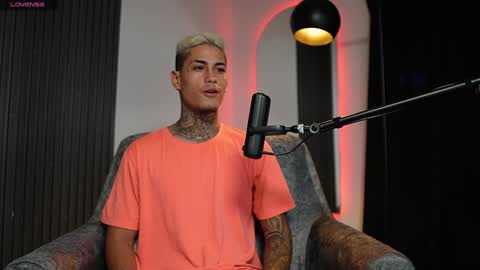 Snapshot of axel_villa chatting on 2, 12, 2024 Agustin online show from 2, 12, 2024