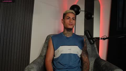 Snapshot of axel_villa chatting on 11, 12, 2024 Agustin online show from 11, 12, 2024