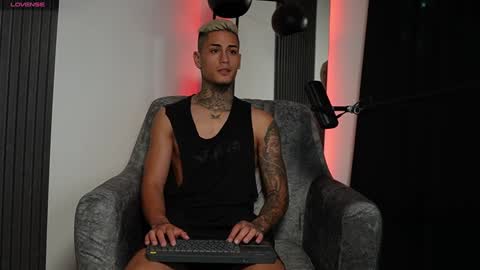 Snapshot of axel_villa chatting on 14, 12, 2024 Agustin online show from 14, 12, 2024