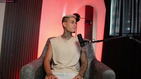 Snapshot of axel_villa chatting on 14, 12, 2024 Agustin online show from 14, 12, 2024