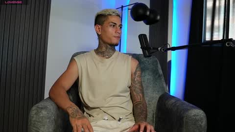 Snapshot of axel_villa chatting on 18, 12, 2024 Agustin online show from 18, 12, 2024