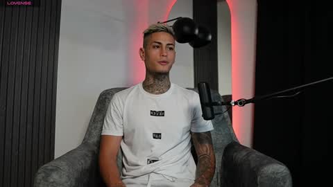 Snapshot of axel_villa chatting on 21, 12, 2024 Agustin online show from 21, 12, 2024