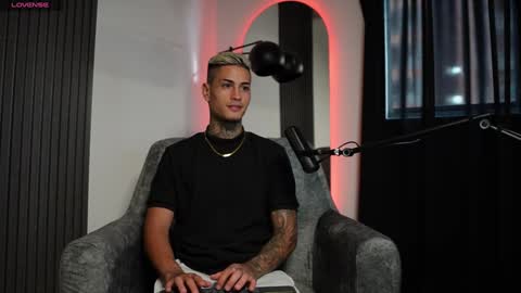 Snapshot of axel_villa chatting on 23, 12, 2024 Agustin online show from 23, 12, 2024