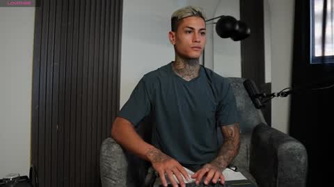 Snapshot of axel_villa chatting on 30, 12, 2024 Agustin online show from 30, 12, 2024