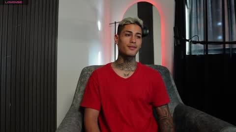 Snapshot of axel_villa chatting on 8, 1, 2025 Agustin online show from 8, 1, 2025