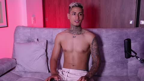 Snapshot of axel_villa chatting on 28, 1, 2025 Agustin online show from 28, 1, 2025