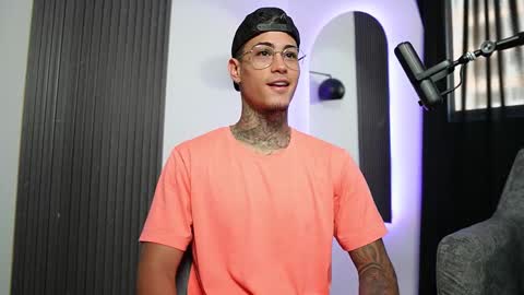 Snapshot of axel_villa chatting on 2, 3, 2025 Agustin online show from 2, 3, 2025