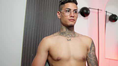 Snapshot of axel_villa chatting on 7, 3, 2025 Agustin online show from 7, 3, 2025