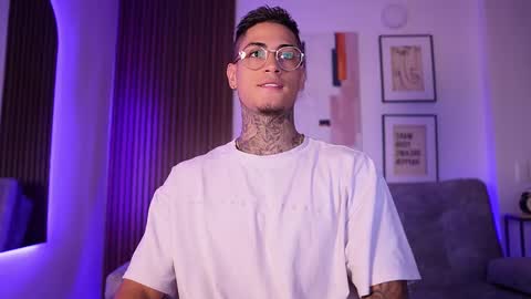 Snapshot of axel_villa chatting on 10, 3, 2025 Agustin online show from 10, 3, 2025