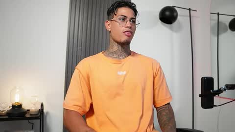 Snapshot of axel_villa chatting on 10, 9, 2025 Agustin online show from 10, 9, 2025