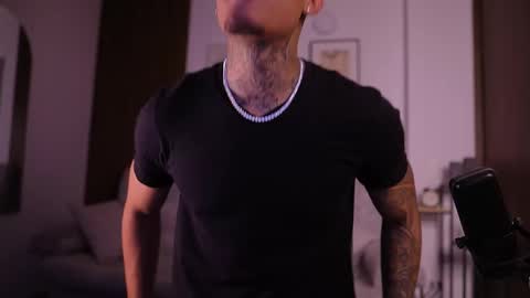 Snapshot of axel_villa chatting on 19, 9, 2025 Agustin online show from 19, 9, 2025