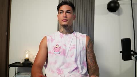 Snapshot of axel_villa chatting on 8, 10, 2025 Agustin online show from 8, 10, 2025