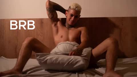 Snapshot of axel_villa chatting on 10, 10, 2025 Agustin online show from 10, 10, 2025