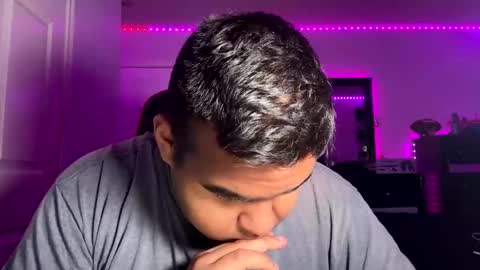 axelfigueroa2 online show from 18, 11, 2025