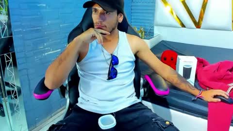 Axell Cross2 online show from 11, 2, 2025