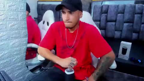 Axell Cross2 online show from 24, 2, 2025