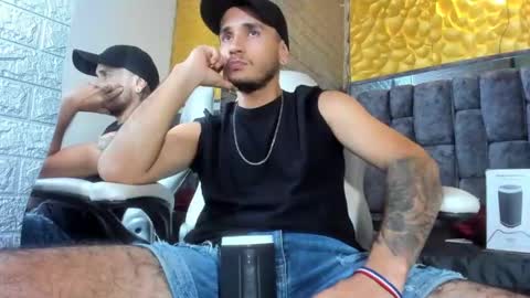 Axell Cross2 online show from 4, 3, 2025