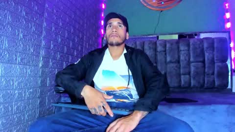 Axell Cross2 online show from 17, 10, 2025