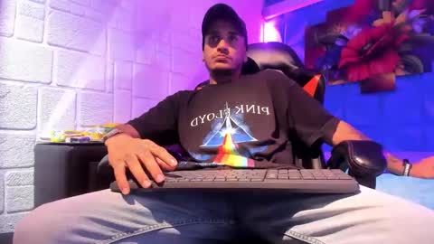 Axell Cross2 online show from 23, 10, 2025