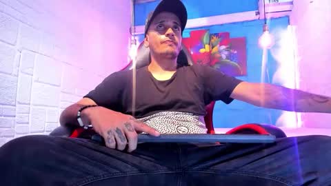 Axell Cross2 online show from 20, 2, 2026