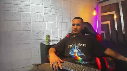 Axell Cross2 online show from 22, 3, 2026