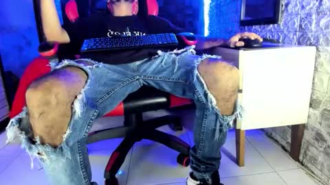 Axell Cross2 online show from 29, 4, 2026