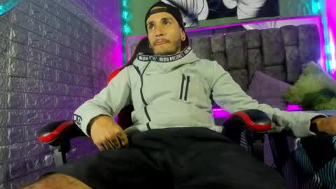 Axell Cross2 online show from 11, 7, 2026