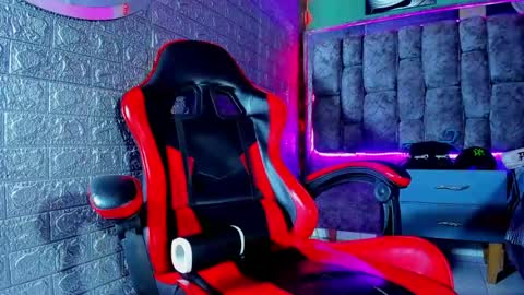 Axell Cross2 online show from 27, 7, 2026