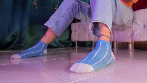 im your little femboy  ALEX   online show from 15, 1, 2026