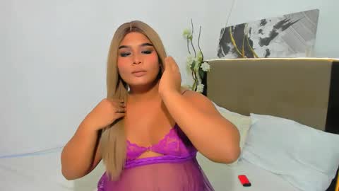 Snapshot of ayesha_amethyst chatting on 1, 4, 2026 AYESHA online show from 1, 4, 2026